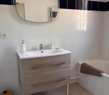 Leon Apartment | Grand duplex 2 chambres au calme-ocean-lac-nature