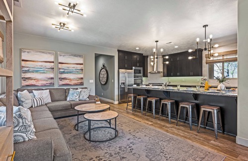 Santa Clara House | Grand Elite Retreat - 2 side by side units, sleeps 62+ Fall Break Availability!
