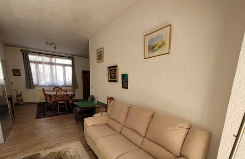 Le Boulou Apartment | Grand F2 RDC Avec Petit Jardin Centre Ville