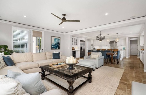 La Costa Oaks South House | Grand Family Home in Carlsbad- Community Amenities