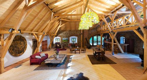 Rabyne House | Grand Farma Michael