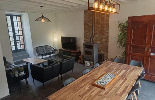 Miglos House | Grand gîte au coeur d'un charmant village