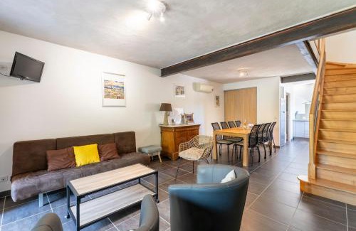 Camaret-sur-Aigues House | Grand gîte de Tante Berthe