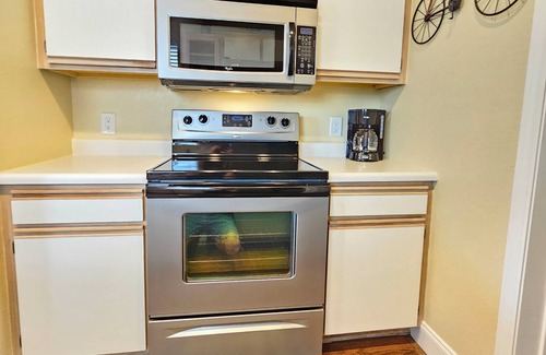 Branson Condo | Grand Getaway Branson Suite at the Greens at Thousand Hills! Great Rates!