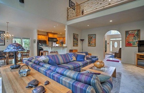 Hailey House | Grand Hailey Home by Big Wood River and Sun Valley! is located in Hailey.