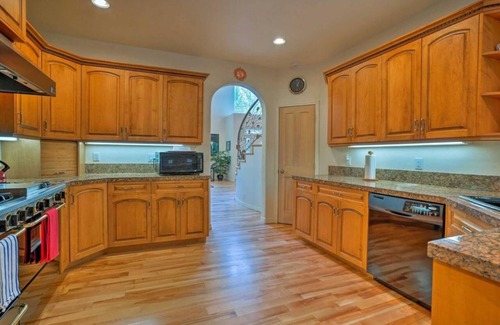Hailey House | Grand Hailey Home by Big Wood River and Sun Valley! is located in Hailey.