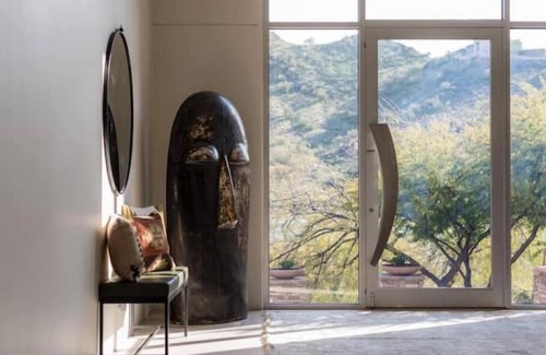 Paradise Valley House | Grand Hillside Retreat