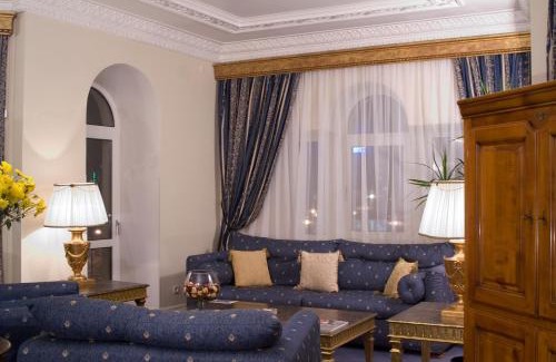 Dnipro Hotel | Grand Hotel Ukraine