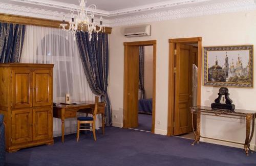 Dnipro Hotel | Grand Hotel Ukraine