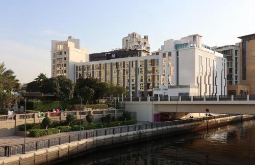 Jadaf Hotel | Grand Kingsgate Jaddaf Waterfront Hotel by Millennium