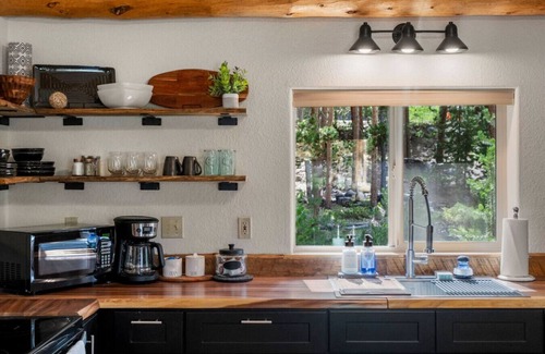 Grand Lake Cabin | Grand Lake Gem | Walk to Lake/Town | Stylish Decor