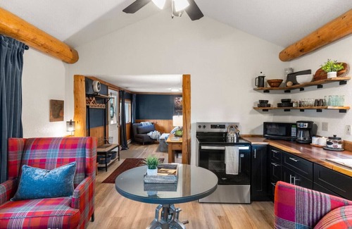Grand Lake Cabin | Grand Lake Gem | Walk to Lake/Town | Stylish Decor