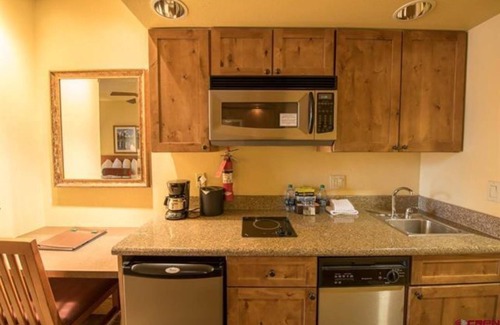 Crested Butte Apartment | Grand Lodge @ Mt. Crested Butte! 200 ft from slopes!