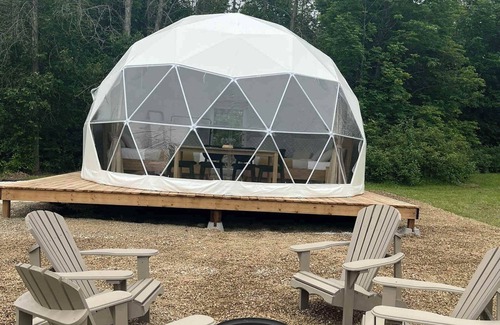 Miller Lake House | Grand Luxe Geodome Glamping with 2 Queen beds North