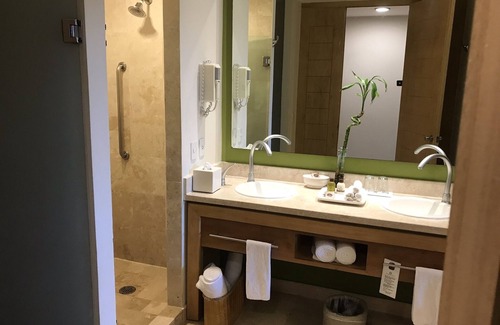 Villa Juarez Hotel | Grand Luxxe - 5 Diamond Resort!