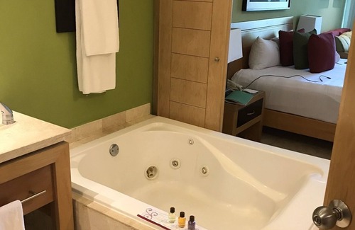 Villa Juarez Hotel | Grand Luxxe - 5 Diamond Resort!