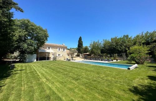 Cavaillon House | Grand Mas Provençal rénové avec piscine-plage