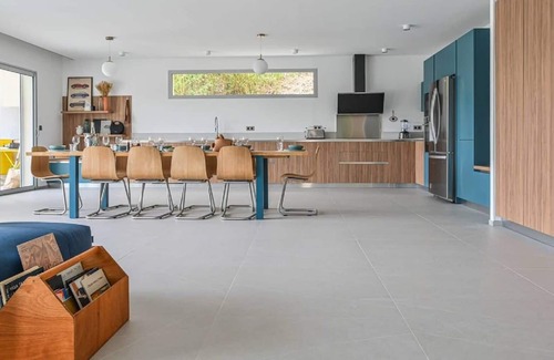 Roquevaire Villa | Grand Modern Villa with Private Outdoor Pool