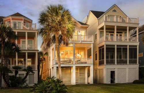 Isle of Palms House | Grand Pavilion 15 - Oceanfront Home! Pool Pass