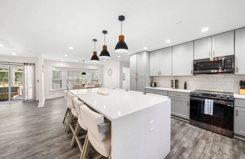 Church Street House | Grand Retreat: Luxury Vacation for Large Groups