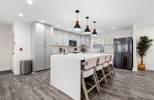 Church Street House | Grand Retreat: Luxury Vacation for Large Groups