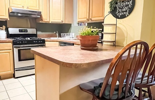 Gettysburg House | Grand Strickhouser Manor c.1853 – Private Downtown Home – Free Parking