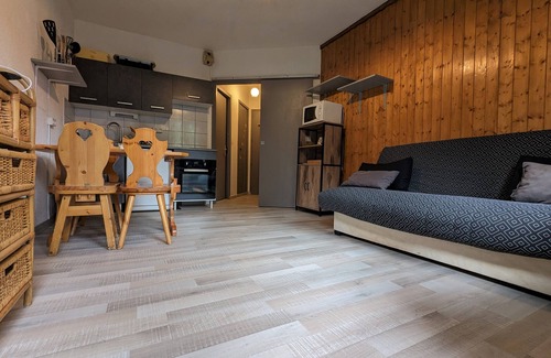 Samoens Apartment | Grand Studio au Cœur du Village - Ski bus à Proximité