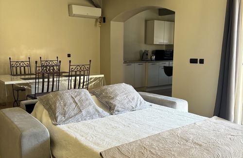 Loriol-du-Comtat Apartment | Grand Studio Avec Piscine Indépendant