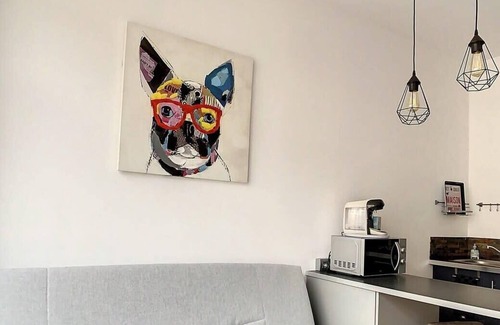 Saint-Quentin Apartment | Grand Studio cosy spacieux centre-ville 4pers