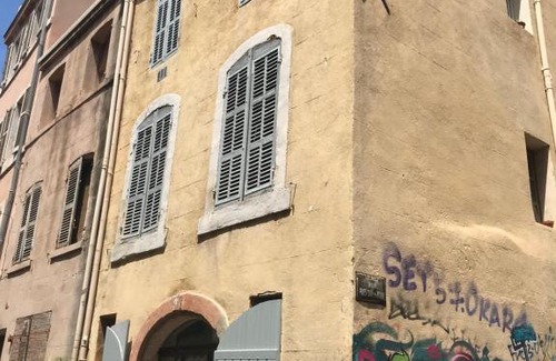Quartier du Panier Apartment | Grand Studio Rue du Panier
