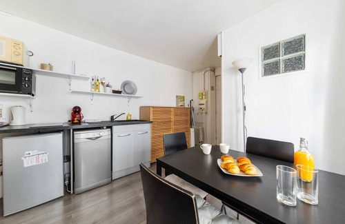 Porte-Saint-Martin Apartment | Grand Studio tout confort – République Paris 10
