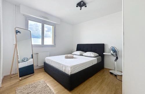 Viviani - Bonnevay Apartment | Grand T3, balcon et garage - Venissieux Lyon Sud