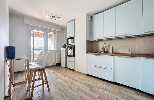 Viviani - Bonnevay Apartment | Grand T3, balcon et garage - Venissieux Lyon Sud