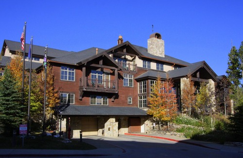 Four O'Clock Condo | GRAND TIMBER LODGE, Breckenridge 2 bedroom, 1/10/26- 1/17/26