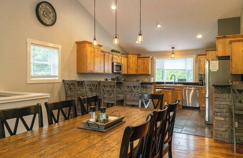 Interlochen House | Grand Traverse Therapy-Hot Tub/PoolTable/AC