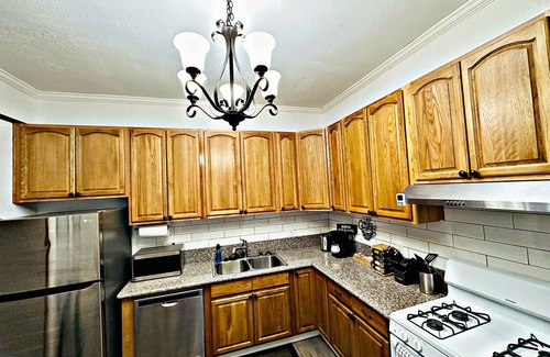 New Era Park House | Grand Victorian in Mansion Flats - 3BR/1.5BA