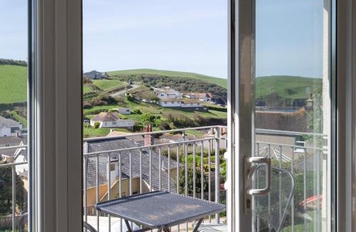 Hope-Cove House | Grand View