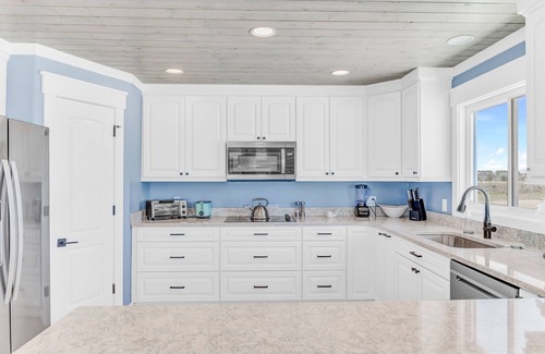 Ocean Isle Beach Resort | GRAND VIEW OCEAN FRONT RESORT The Best in OIB Pool ,Putt Putt & basketball court