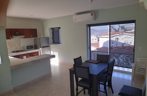 Colinas de Santiago Hotel | Grand View Suites
