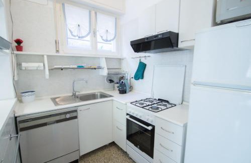 Varazze Apartment | Grande BILOCALE con POSTO AUTO PRIVATO e GIARDINO