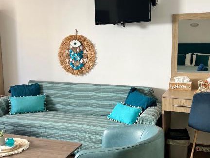 Stegna House | Grande Blue Suites with private bay