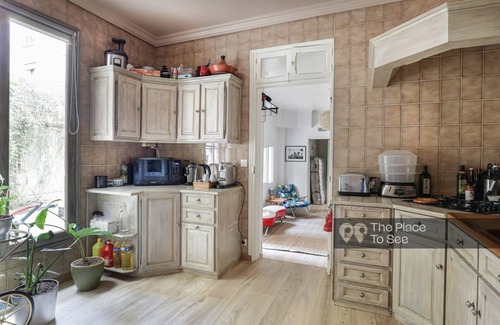 Les Puces de Saint-Ouen House | Grande Maison Très Calme de 160m2 Avec sa Cour Privée à 5 Minutes du Métro