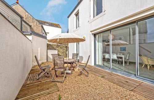 Locquirec House | Grande maison sur le port