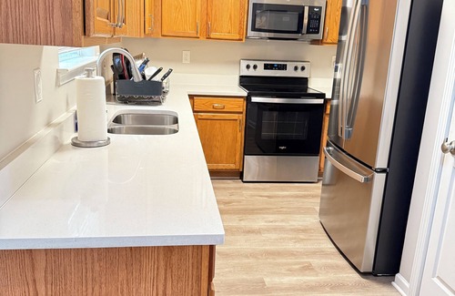Lithonia House | Grandiose Mansion Retreat in Lithonia with Pool Table, Content Room, AC, WiFi.
