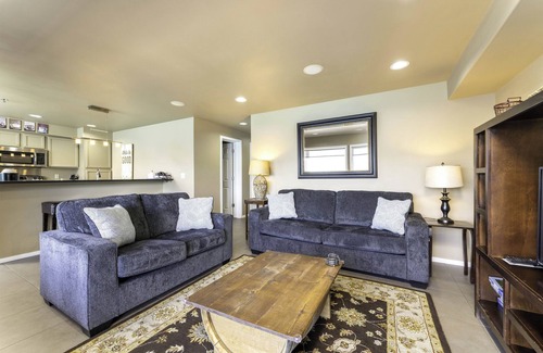 Chelan Condo | GrandView 403 -2 Bedroom Waterfront Condo