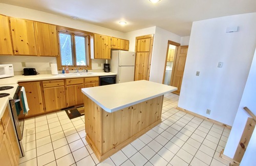 St Germain House | Grandview Getaway - Total Family Friendly Package