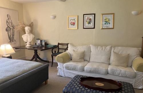Euston Bed & Breakfast | Grange Farm