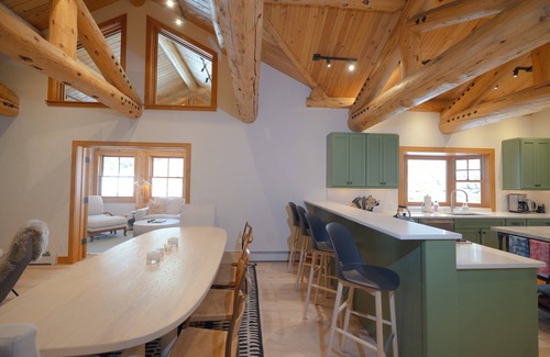 Granite Ridge House | Granite Ridge Retreat Luxurious Ski Lodge in Teton Village w/Hot Tub & A/C