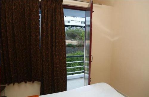 Yercaud Hotel | Grass dew
