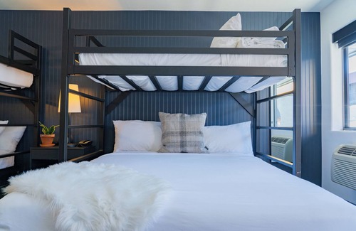 Winter Park Hotel | Gravity Haus Winter Park